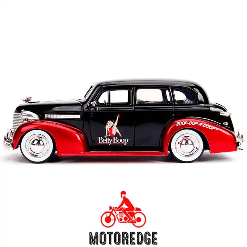 Betty Boop Chevy Master Deluxe 1939 con Figura 1:24 Jada | Motoredge