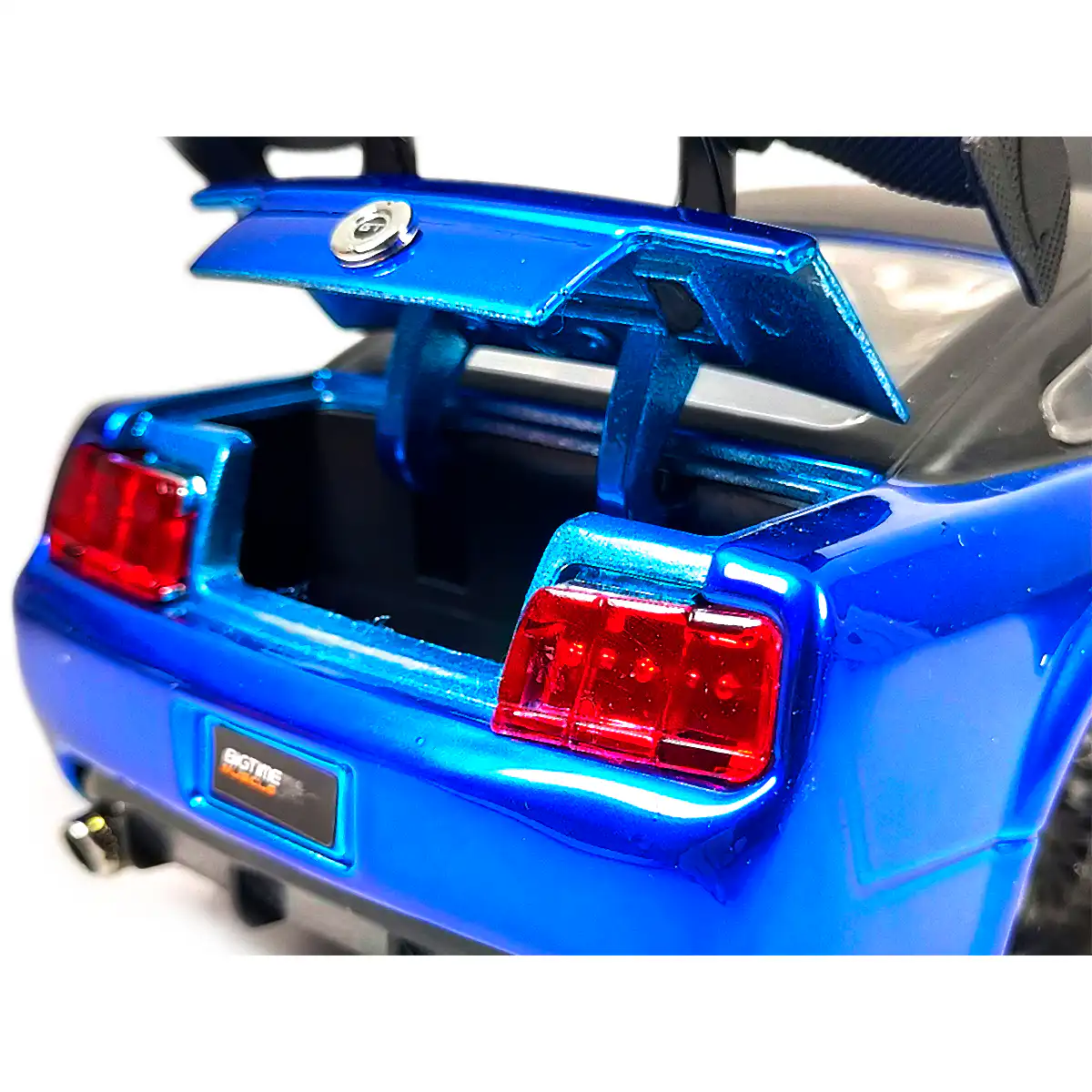 Modellino Jada Bigtime 1:24 Ford Mustang GT 2006 Grigio/oro – Nuovo In Scatola #93