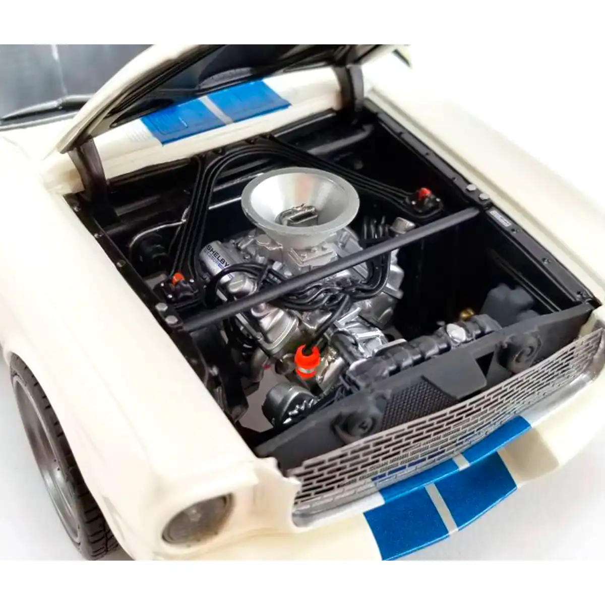 ACME 1965 Ford Mustang Shelby GT350R – Street Fighter 1/18, Diecast Blanc