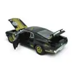 Ford Mustang Boss 302 1970 Muscle Parts M2 Machines Escala 1/24 Negro Metal - Imagen 6