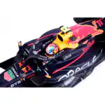 Sergio Checo Pérez RB18 Ganador Singapur 2022 Minichamps 1/18 - Imagen 8